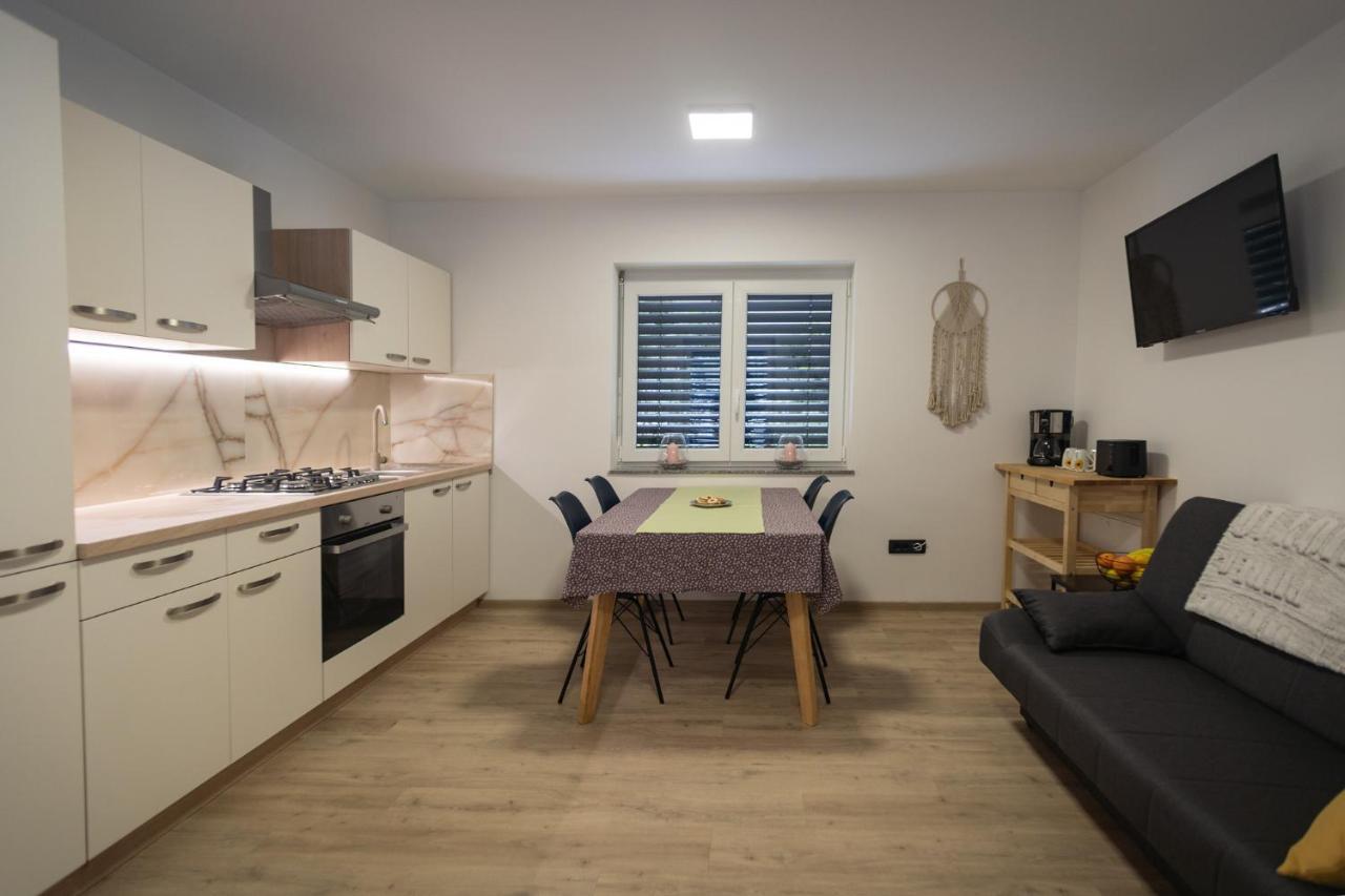 Cuckoo'S Alpine Nest Apartamento Lesce  Exterior foto