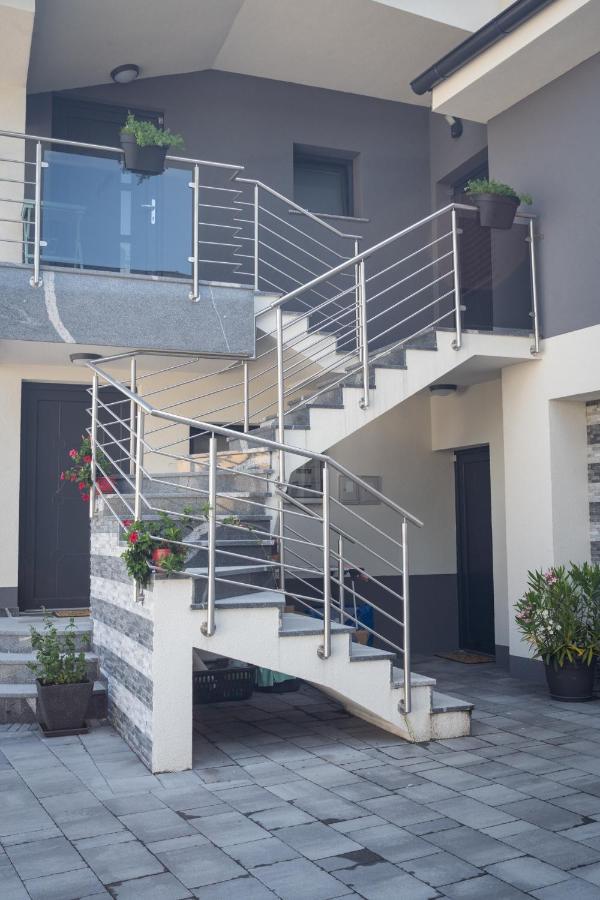 Cuckoo'S Alpine Nest Apartamento Lesce  Exterior foto