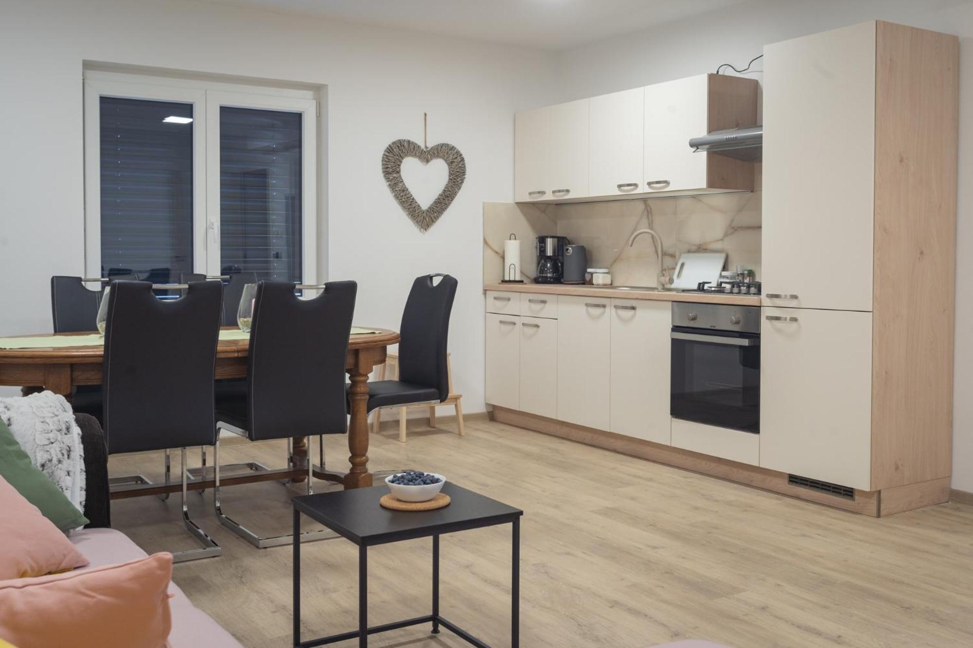 Cuckoo'S Alpine Nest Apartamento Lesce  Quarto foto