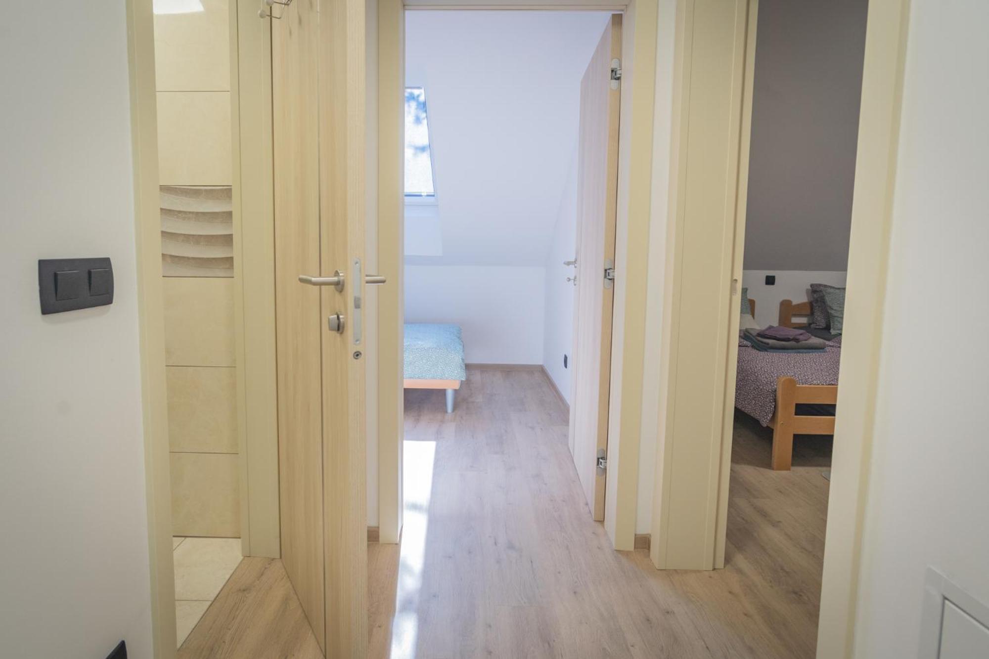 Cuckoo'S Alpine Nest Apartamento Lesce  Quarto foto